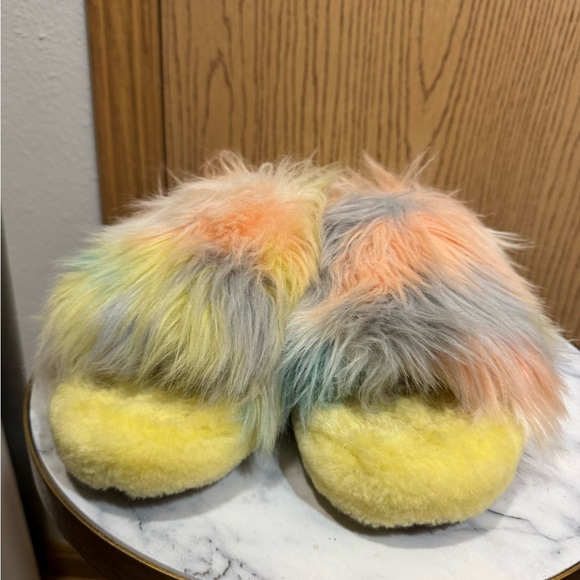 Ugg colorful Slippers size 10 - Picture 5 of 7